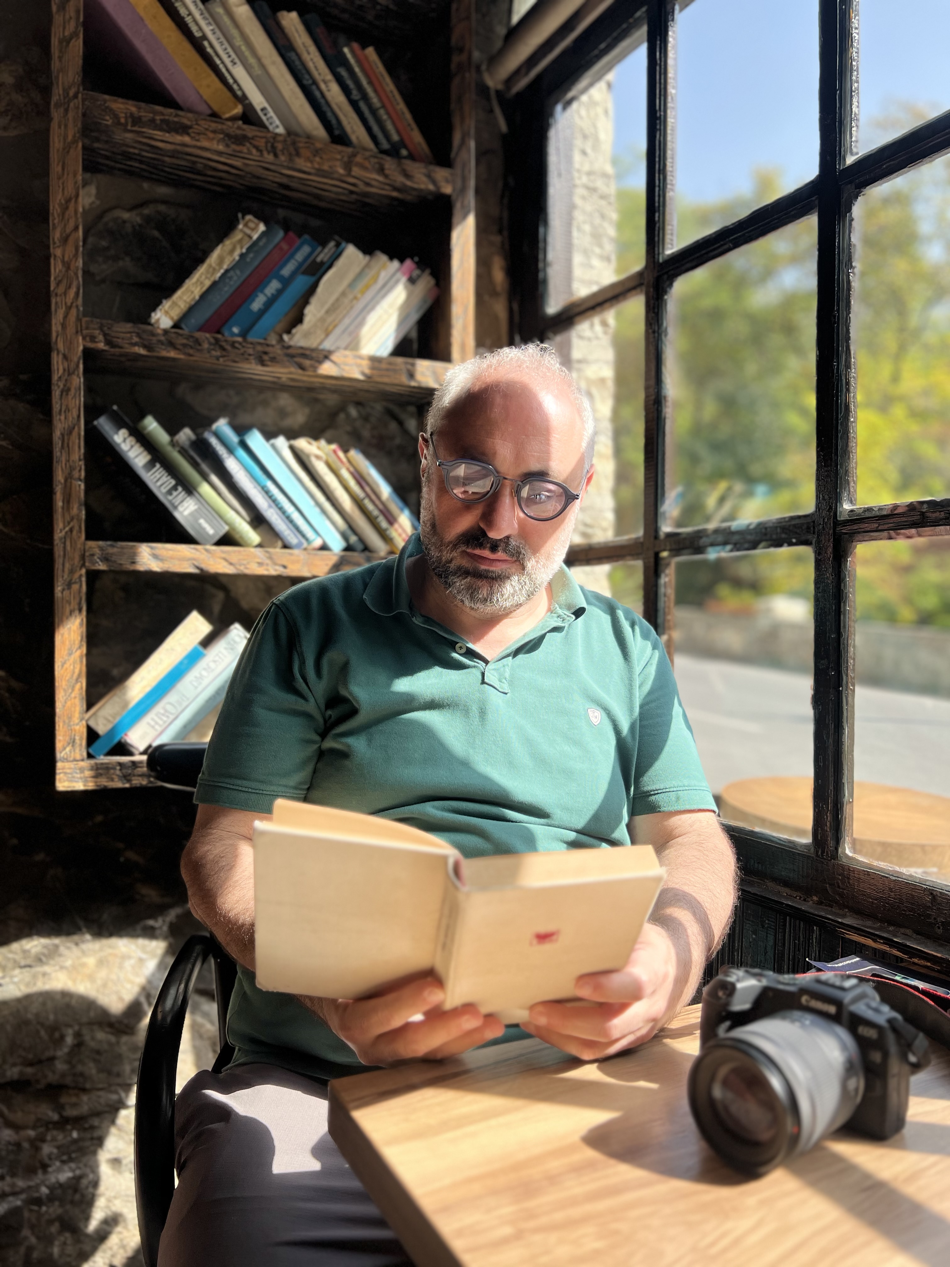 Dijital Çağın İmtihanı: Tetikçilik mi, Kamu Görevi mi?