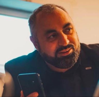 Ya olduğun gibi görün, ya da göründüğün gibi ol.