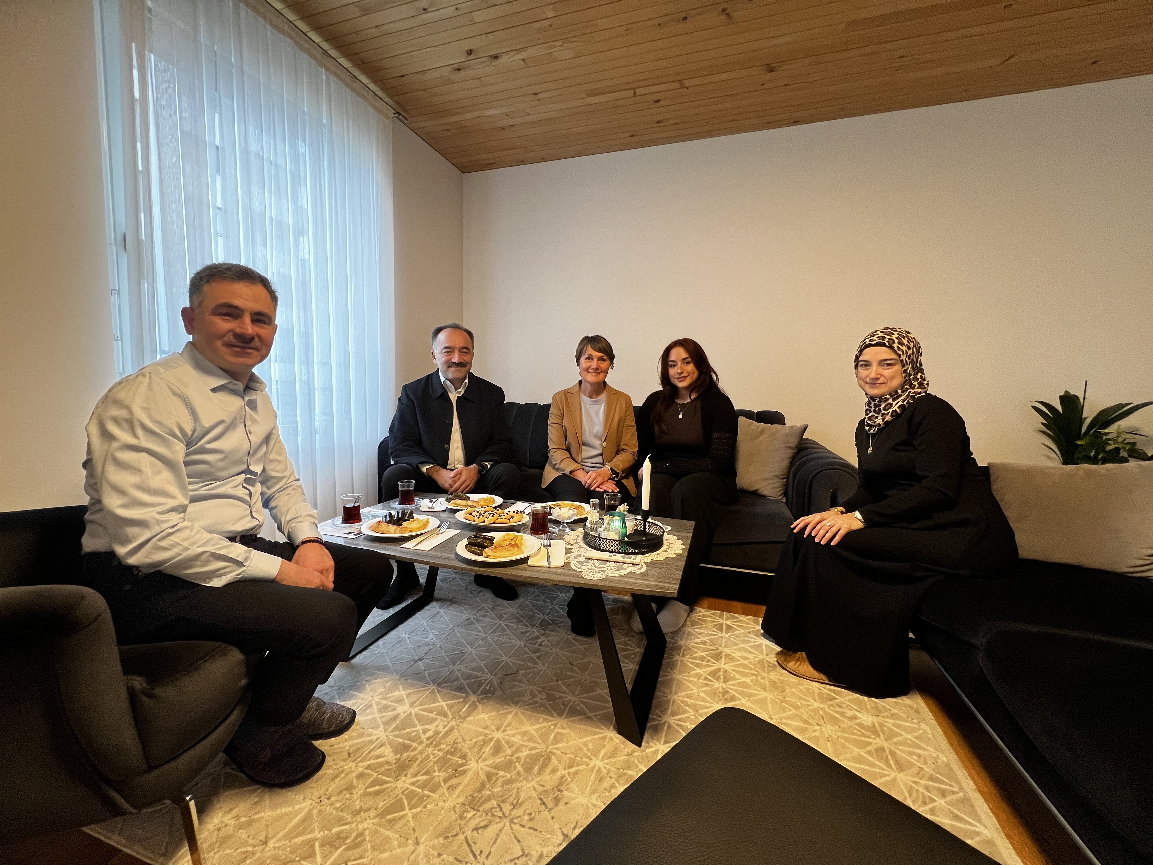 Wolfurt’ta Başkan Adayı Angelika Moosbrugger ve Encümen Adayı Abdulkadir Toraman, Türk Ailelerle Bir Araya Geliyor