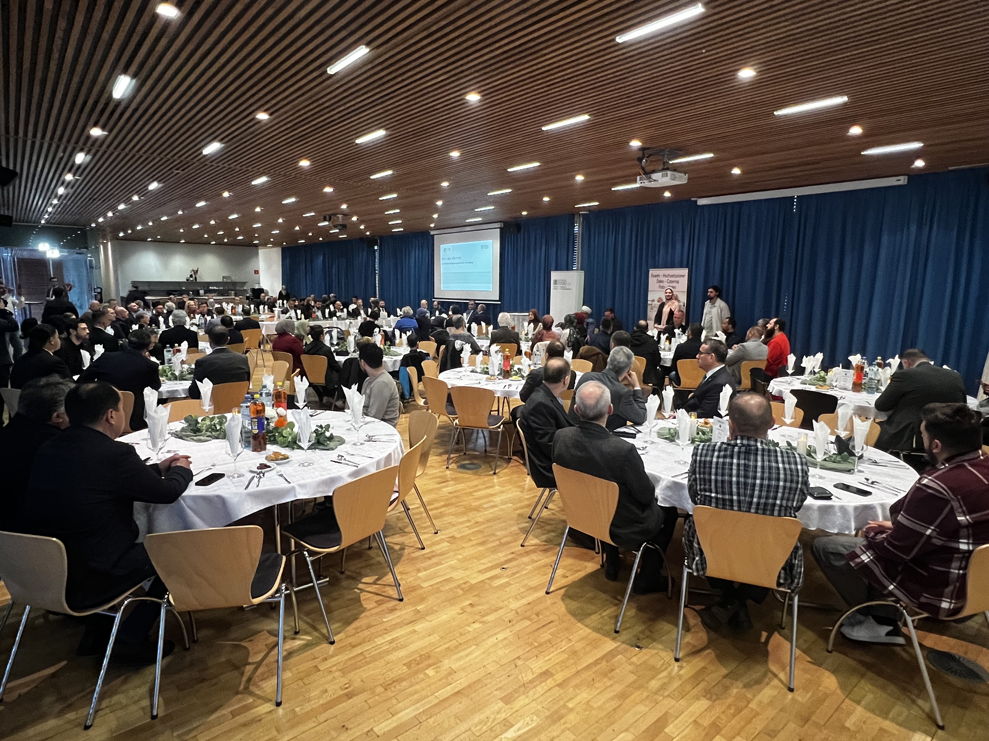 „Iftar der Einheit“ in Dornbirn: Ein Zeichen der Einheit und des Dialogs „Iftar der Einheit“ in Dornbirn: Ein Zeichen der Einheit und des Dialogs