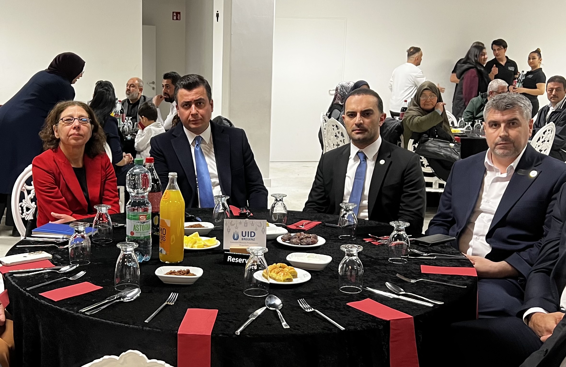 UİD Vorarlberg’in Geleneksel İftar Programı 700 Kişilik Katılımla Gerçekleşti UİD Vorarlberg’in Geleneksel İftar Programı 700 Kişilik Katılımla Gerçekleşti