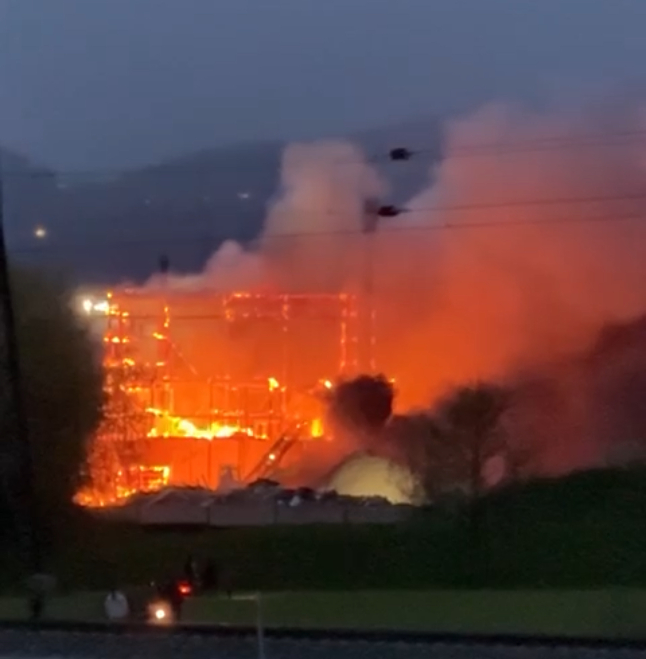 Lustenau’da Geri Dönüşüm Tesisinde Büyük Yangın! Lustenau’da Geri Dönüşüm Tesisinde Büyük Yangın!