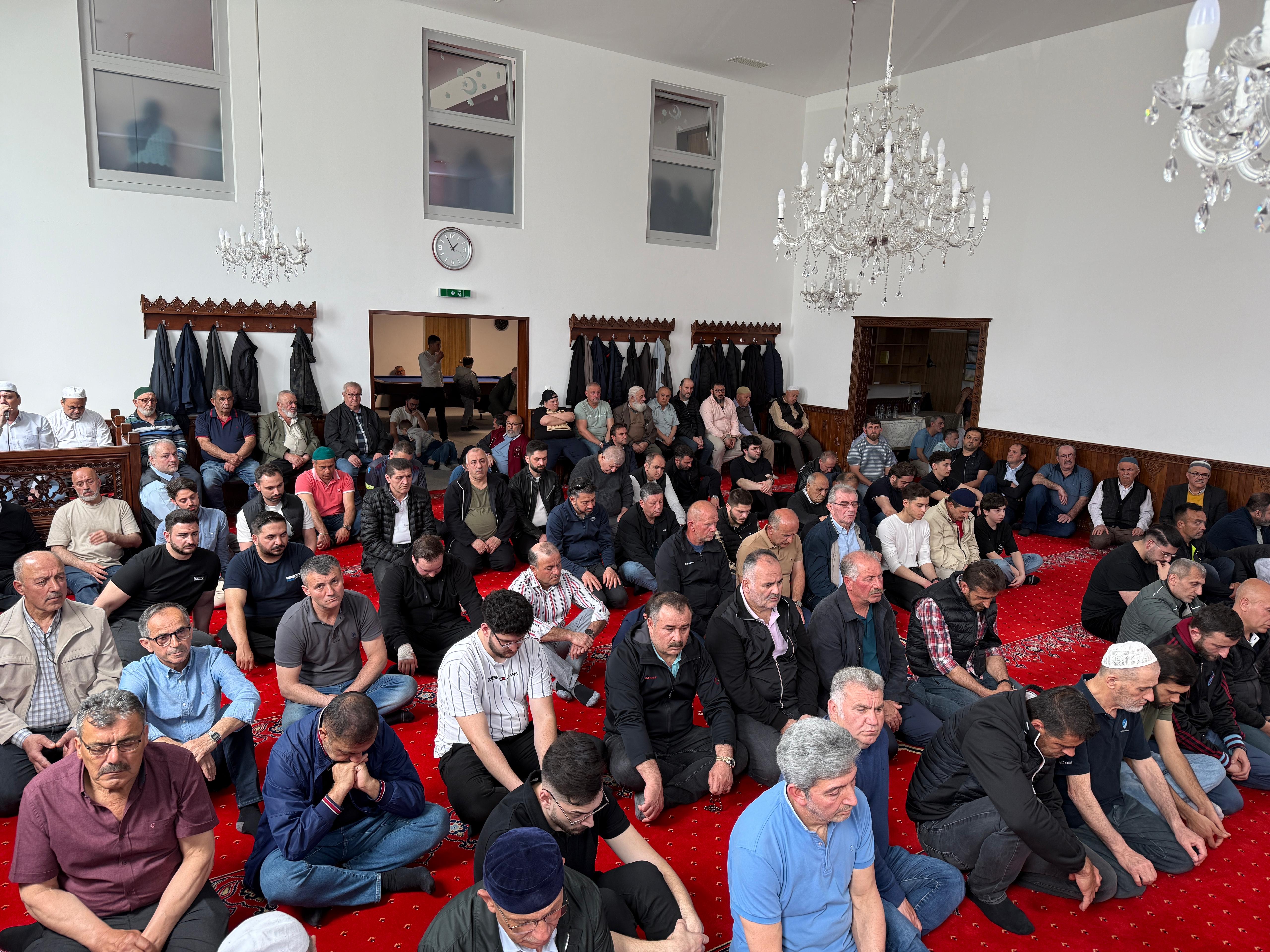 Merhum Emircam Yıldız İçin ATIB Nenzing’de Mevlüd Programı Düzenlendi Merhum Emircam Yıldız İçin ATIB Nenzing’de Mevlüd Programı Düzenlendi