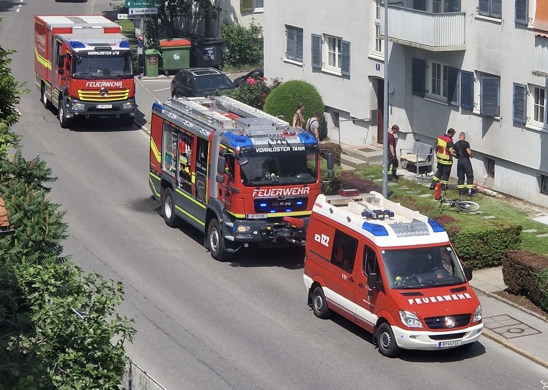Bregenz’de Elektrikli Bisiklet Güneşin Altında Alev Aldı: Uzmanlardan Önemli Uyarı Bregenz’de Elektrikli Bisiklet Güneşin Altında Alev Aldı: Uzmanlardan Önemli Uyarı