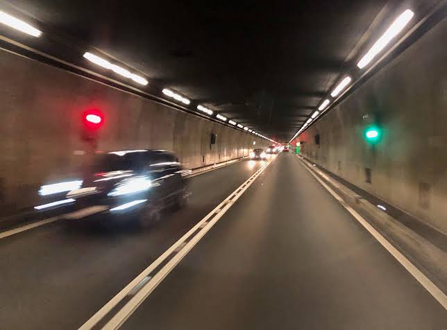 Tünel Işıklarını Gören Yok: Kırmızı Işığı Umursamamak Hayatlara Mal Oluyor Tünel Işıklarını Gören Yok: Kırmızı Işığı Umursamamak Hayatlara Mal Oluyor