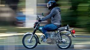 Dornbirn’den Hohenems’e Nefes Kesen Motosiklet Takibi: 16 Yaşındaki Sürücü Pist Üzerinden Kaçtı