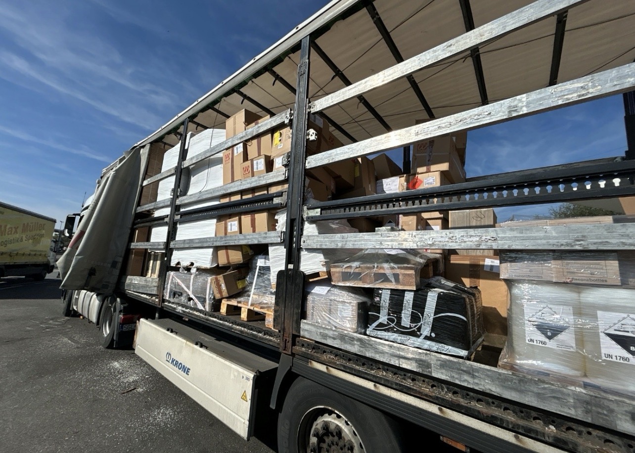 A14 Otoyolunda Tehlikeli Madde Taşıyan Tır Durduruldu A14 Otoyolunda Tehlikeli Madde Taşıyan Tır Durduruldu