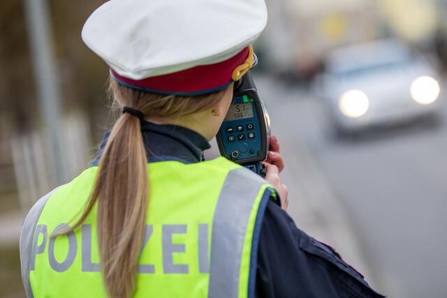 Ehliyetsiz 15 Yaşındaki Sürücünün Kaçışı Kaza ile Bitti: Araç Hurdaya Döndü Ehliyetsiz 15 Yaşındaki Sürücünün Kaçışı Kaza ile Bitti: Araç Hurdaya Döndü