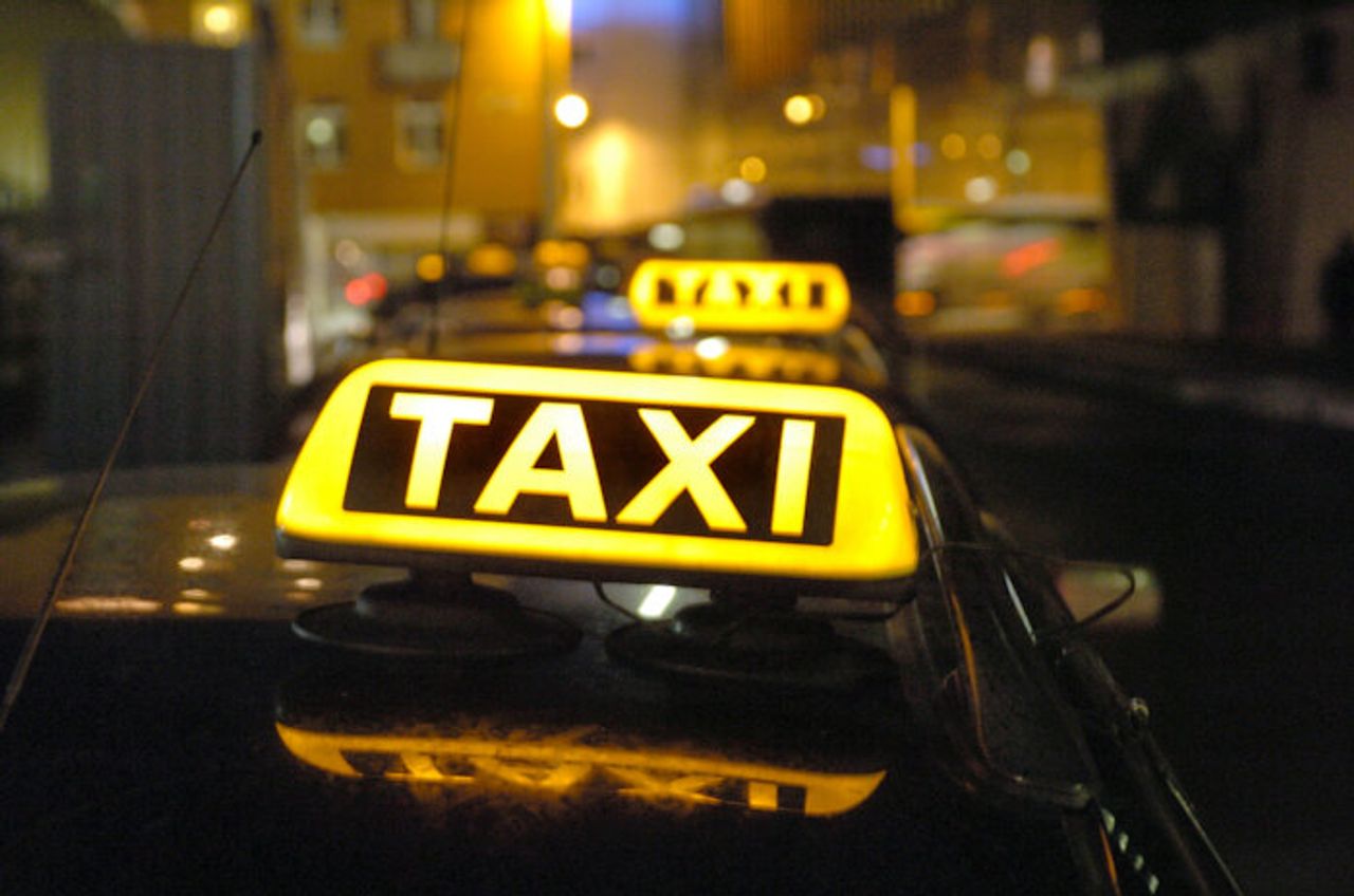 Dornbirn’de Taksi Şoförü Bıçak Zoruyla Soyuldu