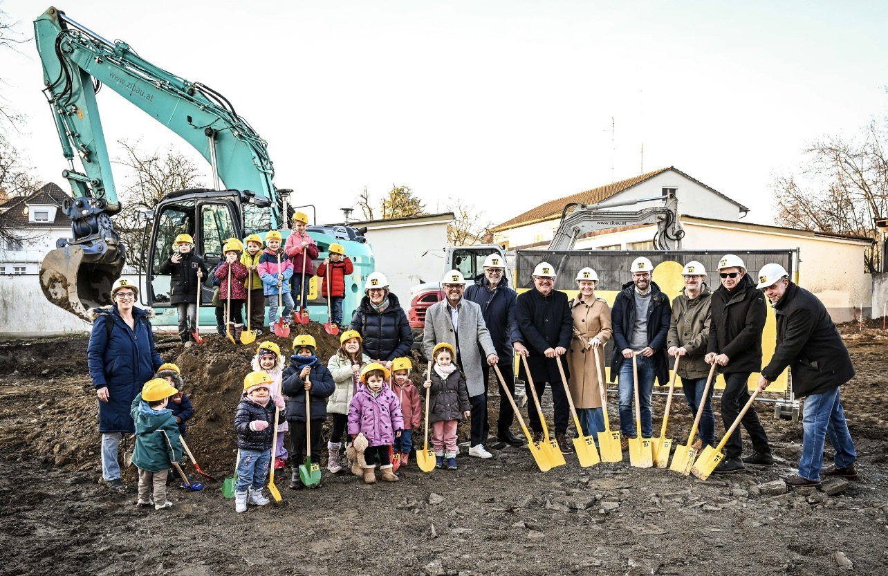 Bregenz’te Yeni “Weinschlössle” Çocuk Yuvası İçin İlk Kazma Vuruldu Bregenz’te Yeni “Weinschlössle” Çocuk Yuvası İçin İlk Kazma Vuruldu